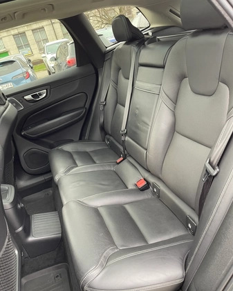 Volvo XC 60 cena 139900 przebieg: 137600, rok produkcji 2018 z Warszawa małe 379
